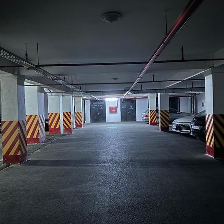 Premier Palace Baku Zewnętrze zdjęcie The underground parking lot