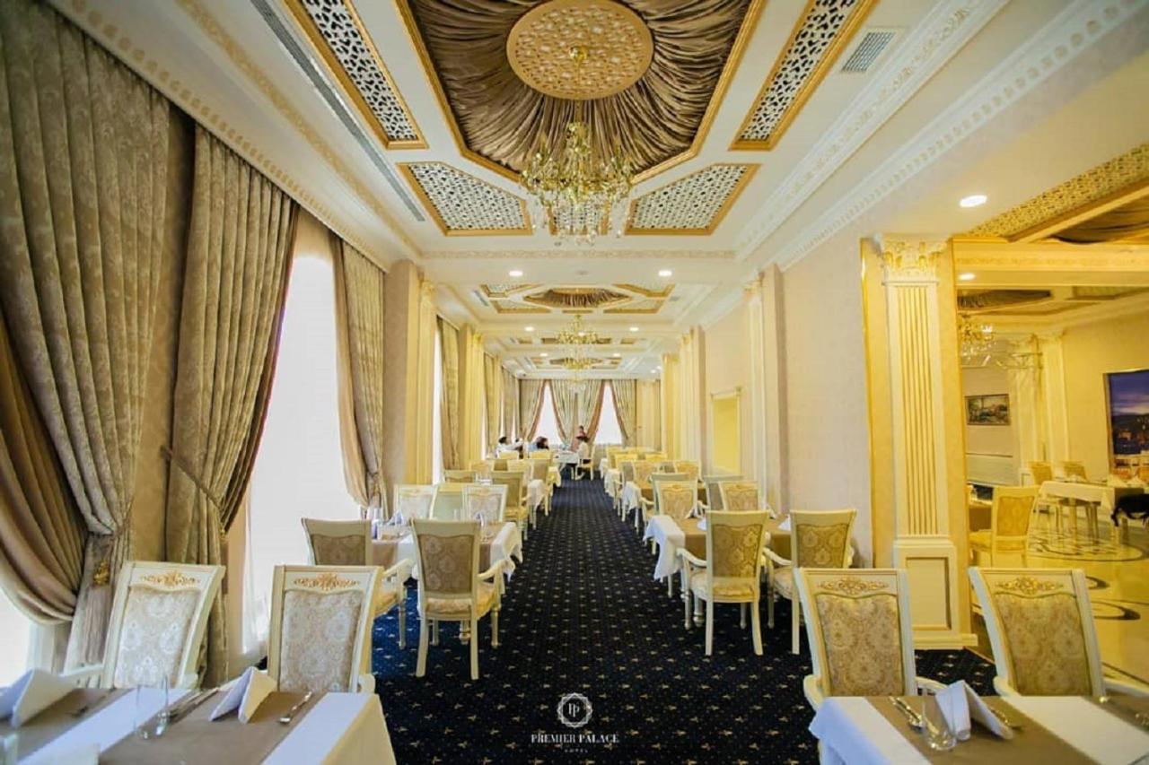 Premier Palace Baku Zewnętrze zdjęcie The interior of the restaurant